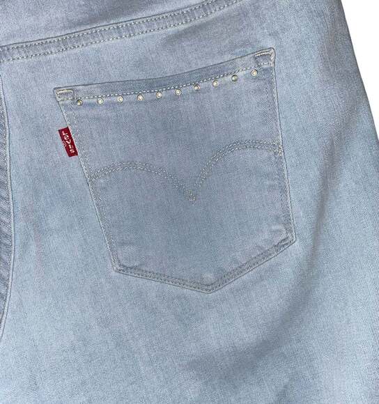 Levi's Classic Bermuda Blue Jean Shorts Women's Light Blue Denim - Picture 4 of 4